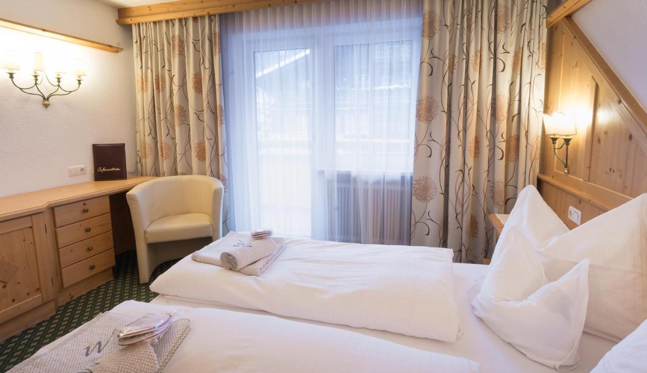 Hotel Grieserin サンクト・アントン・アム・アールベルク エクステリア 写真